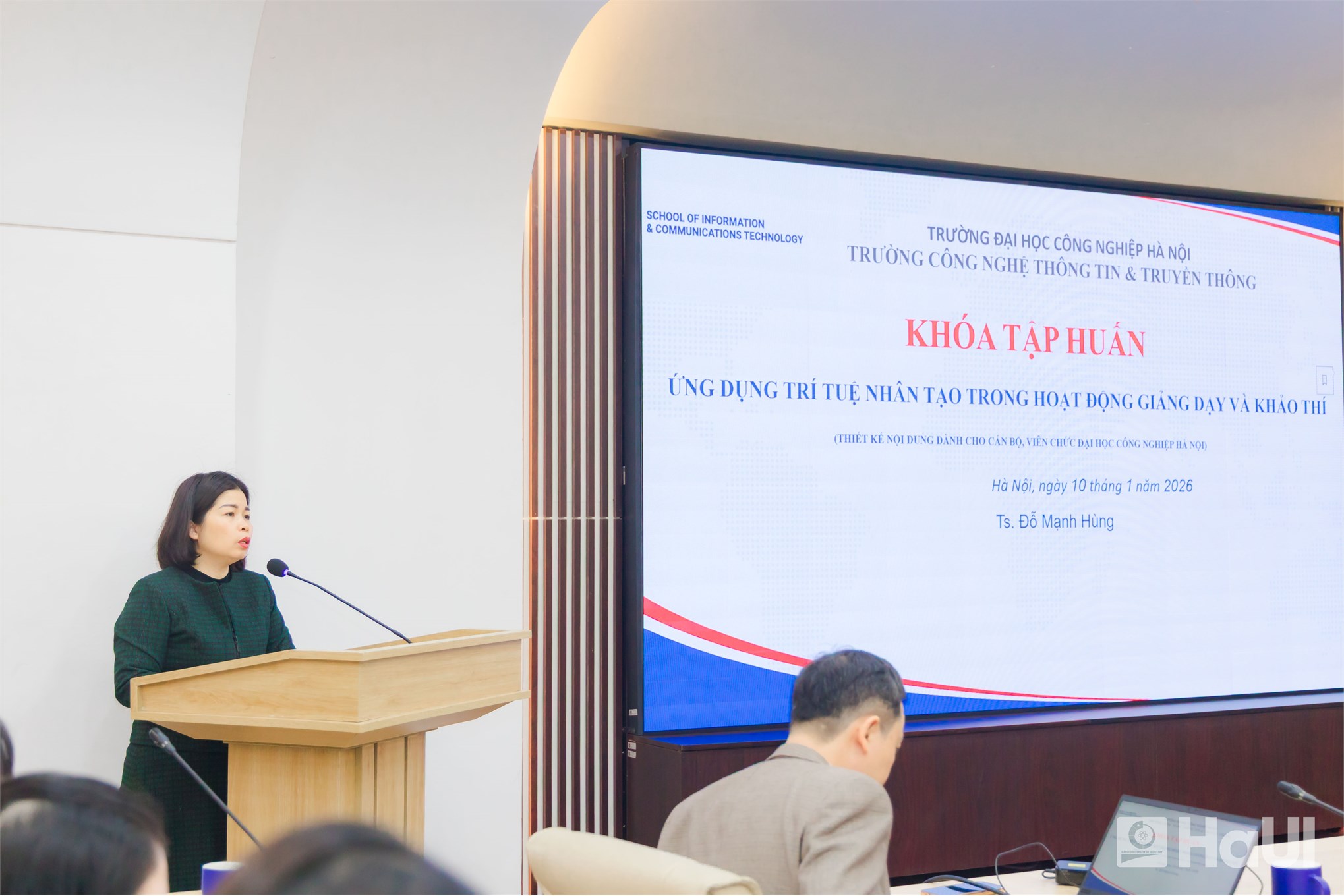 Đại học Công nghiệp Hà Nội tổ chức tập huấn ứng dụng AI trong việc hỗ trợ giảng dạy và đánh giá kết quả học tập