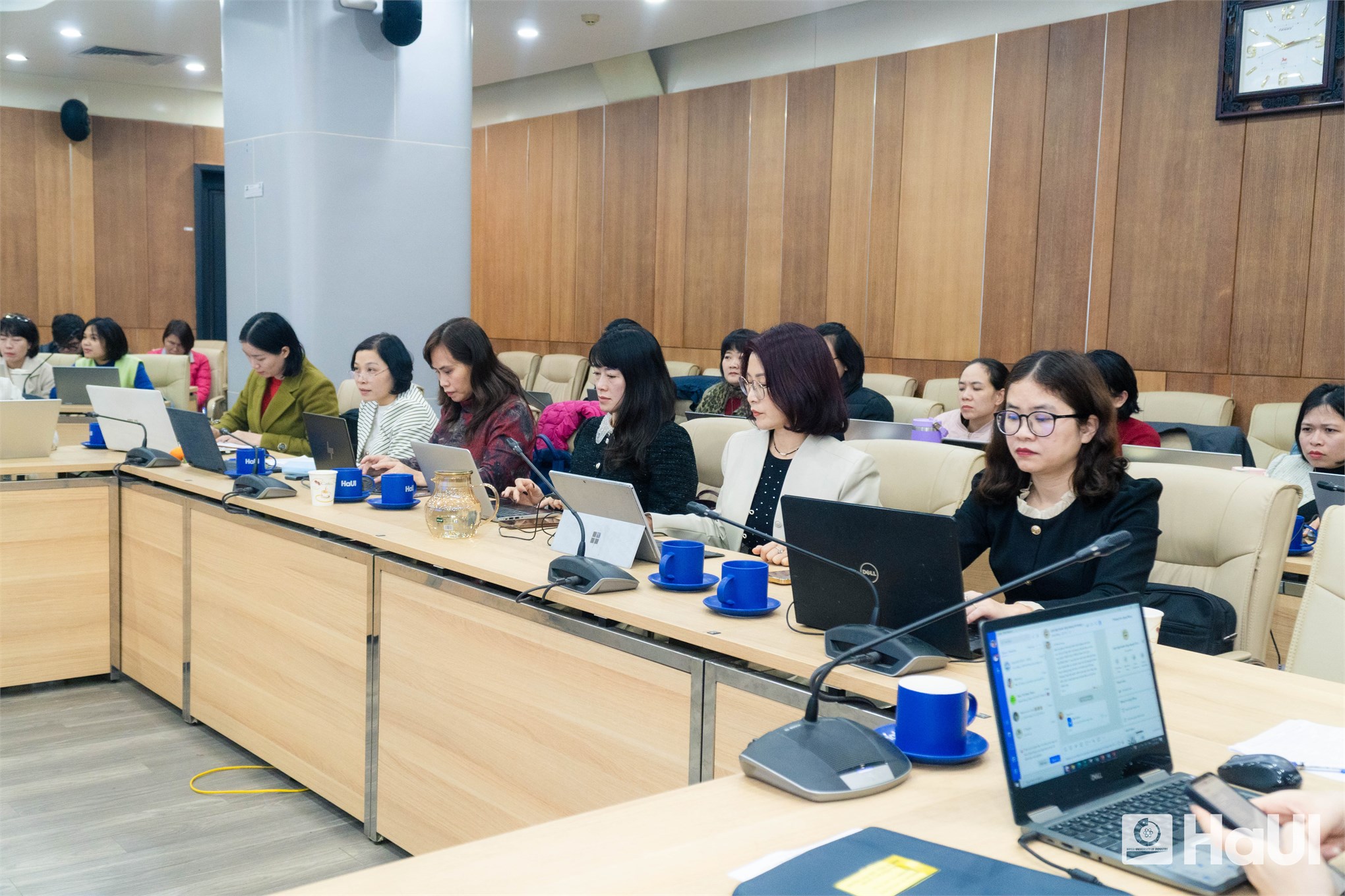 Đại học Công nghiệp Hà Nội tổ chức tập huấn ứng dụng AI trong việc hỗ trợ giảng dạy và đánh giá kết quả học tập