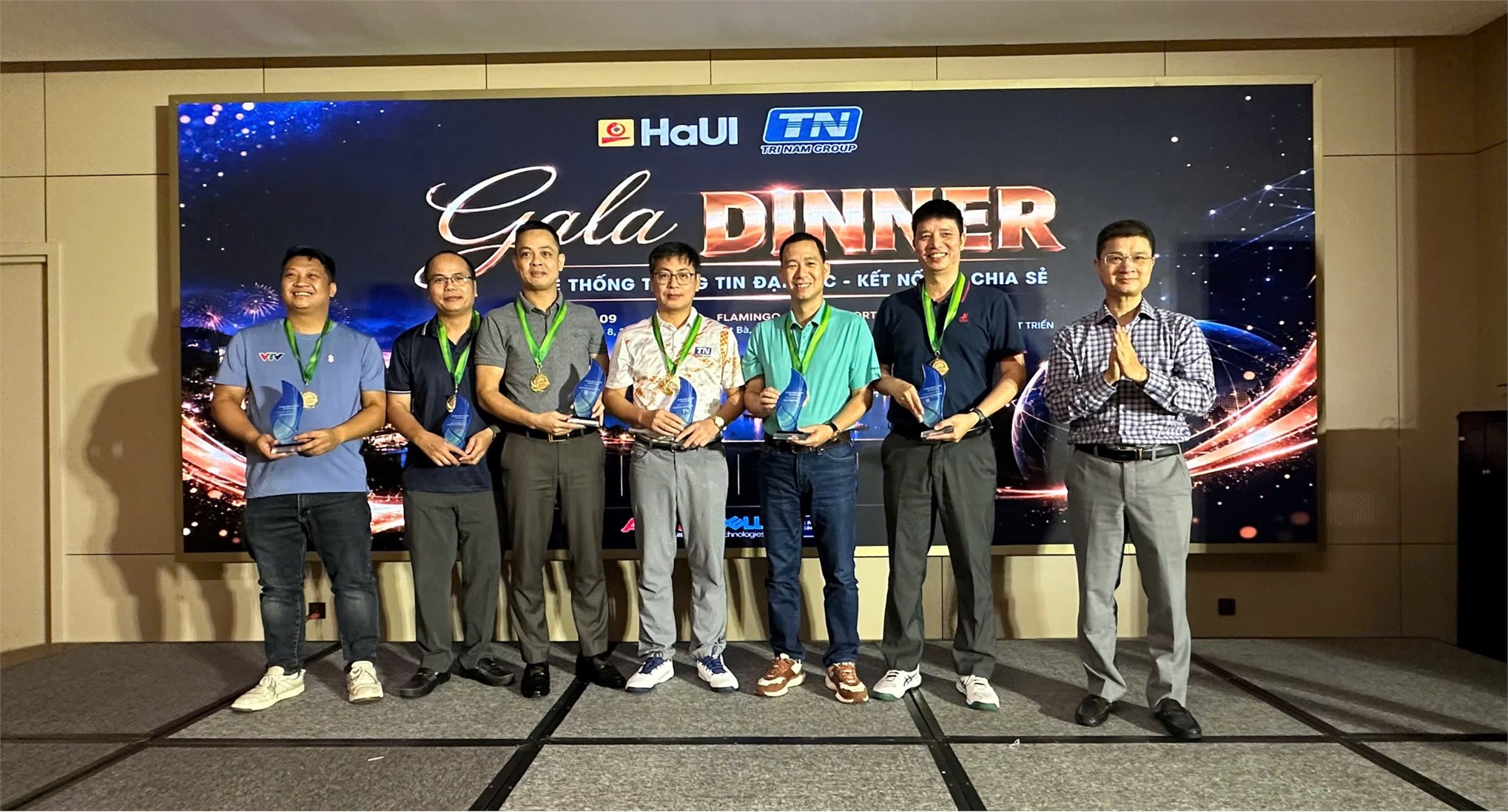 Hơn 40 CIO đại học về Cát Bà bàn chuyện dữ liệu và AI