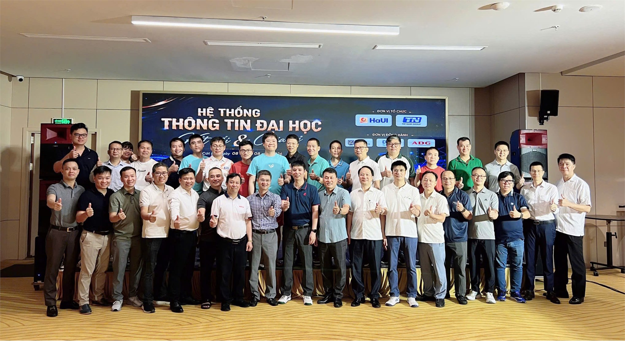 Hơn 40 CIO đại học về Cát Bà bàn chuyện dữ liệu và AI