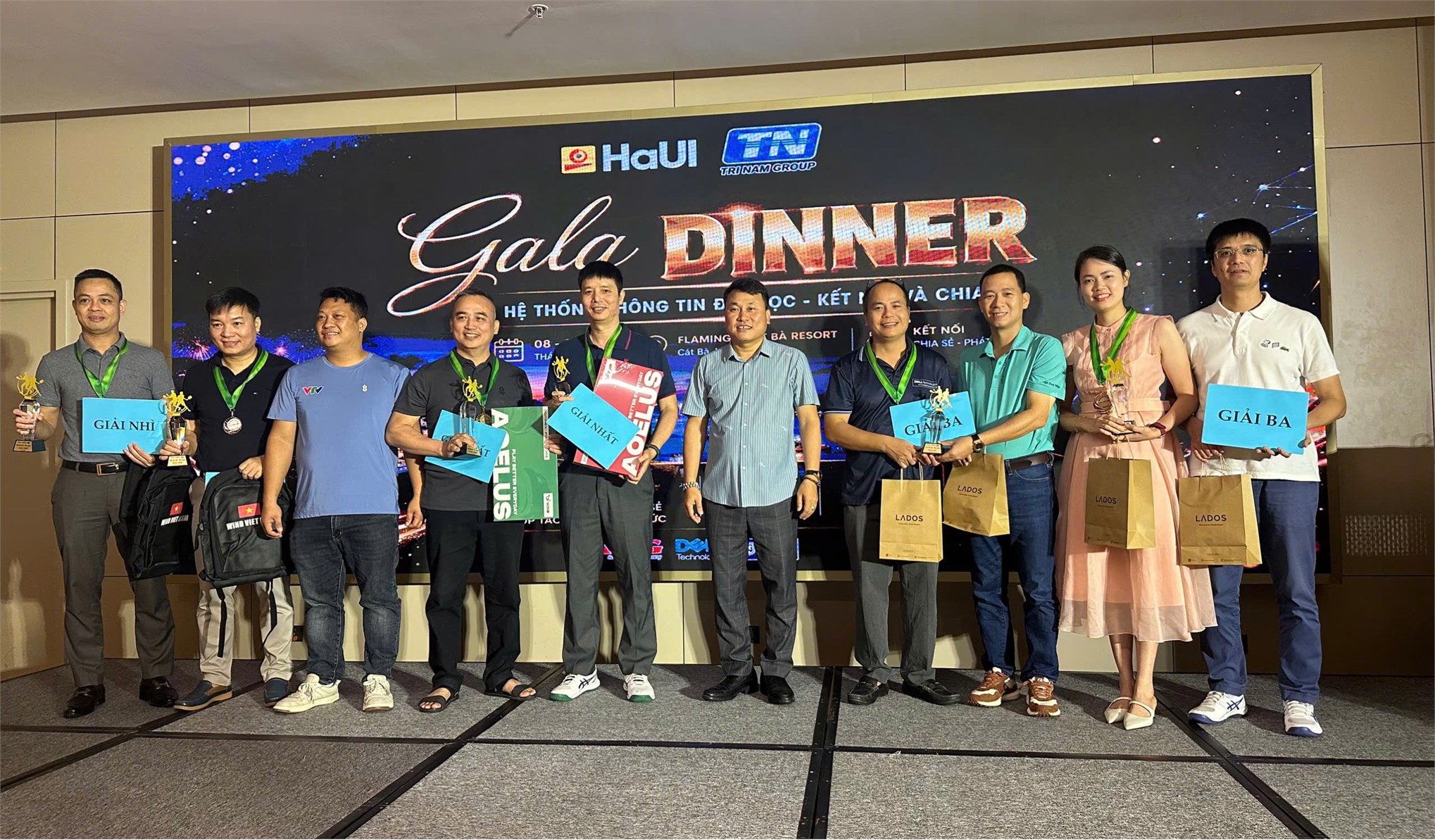 Hơn 40 CIO đại học về Cát Bà bàn chuyện dữ liệu và AI