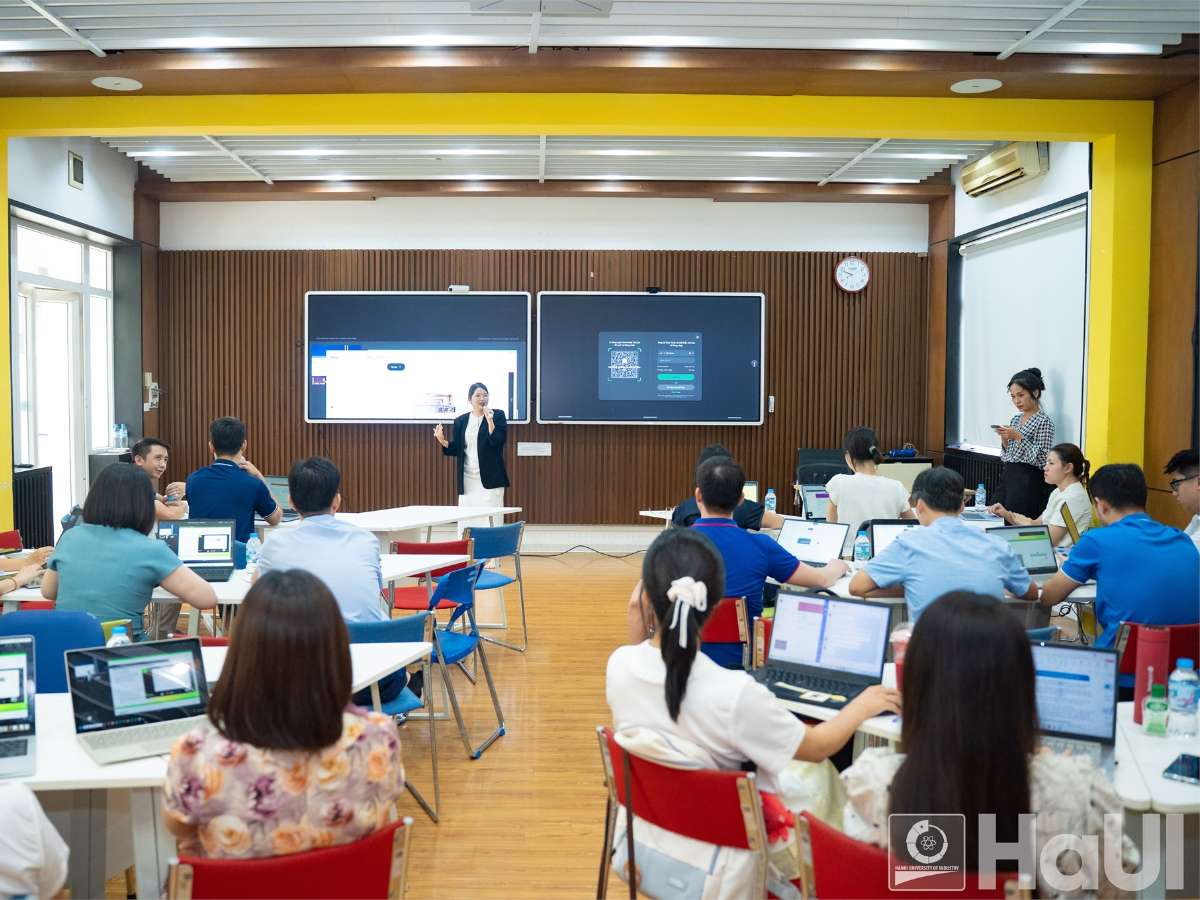 HaUI tập huấn sử dụng phòng học thông minh ClassIn trong giảng dạy